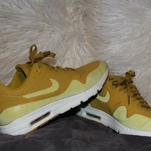 Reflective Gold Nike Air Max 1